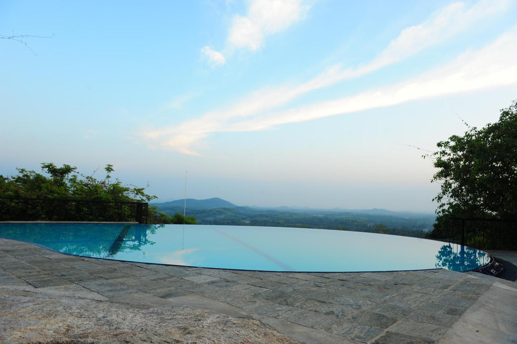 Kithul Kanda The Mountain Resort Padukka Exterior photo